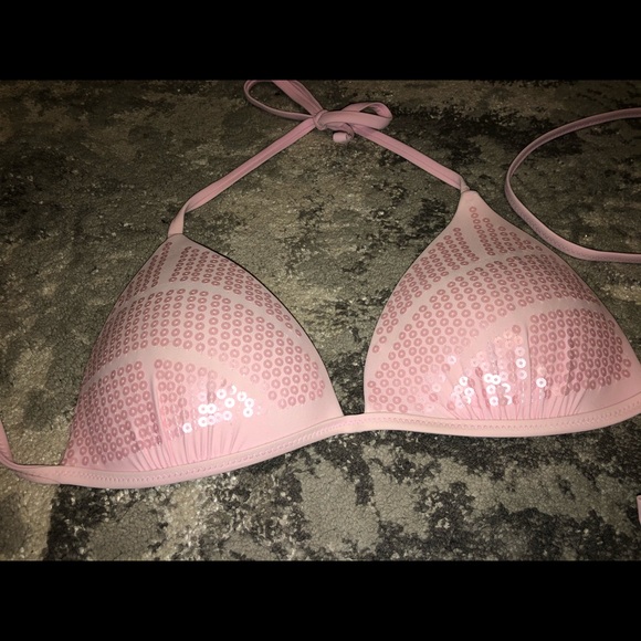 Bikini - Picture 2 of 2